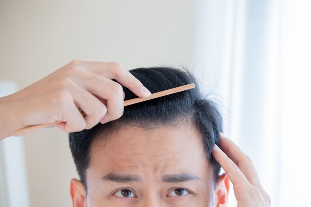 ピンポイントの白髪隠し・薄毛隠しに便利なヘアファンデーション2選