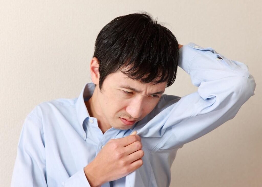 スメルハラスメントしない。中年男性特有の4つのニオイの正体と対策